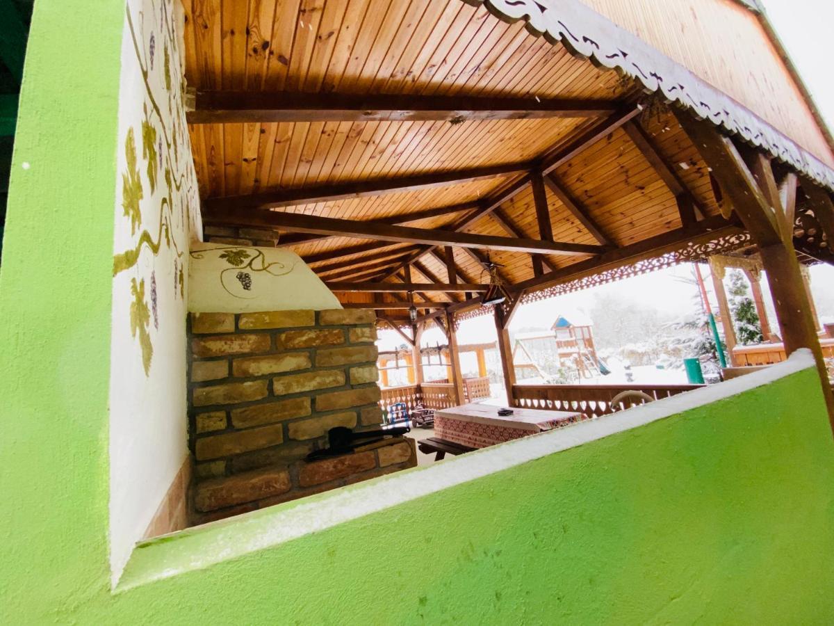 Agropensiunea Valea Fagilor Luncavita Ngoại thất bức ảnh